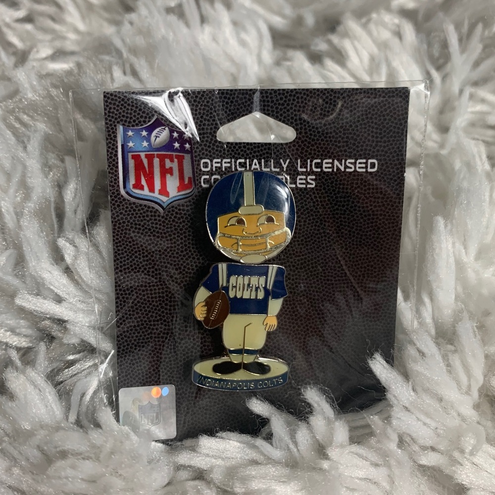 Indianapolis Colts Bobble Head Lapel Pin